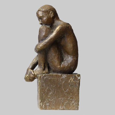 Angelika Kienberger, Kleine Kauernde, 2006, Bronze,   14x7,5x4,5  cm
