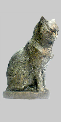 Angelika Kienberger, Katze, 2009, Speckstein, 17x14x7,5 cm